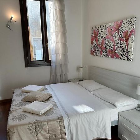 Ca' Degli Specchieri Hotel Venetië Buitenkant foto